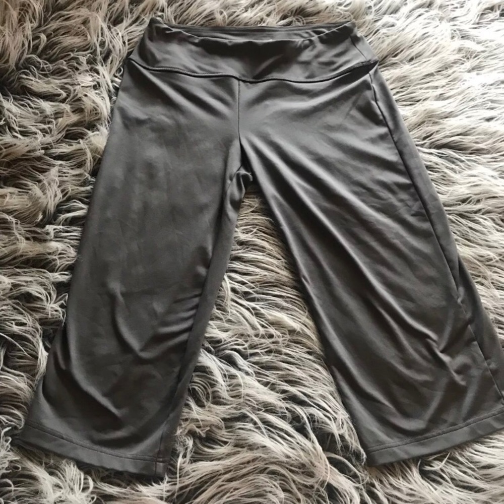 Women’s Zella workout capris